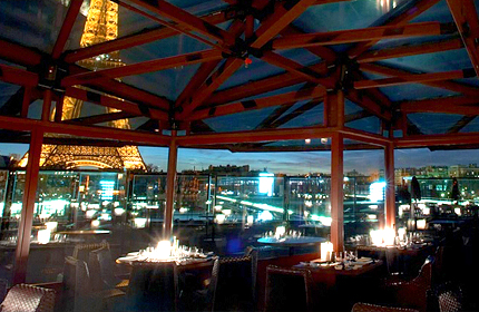 エッフェル塔の景色が素敵なレストラン『レゾンブル』ランチまたはディナー